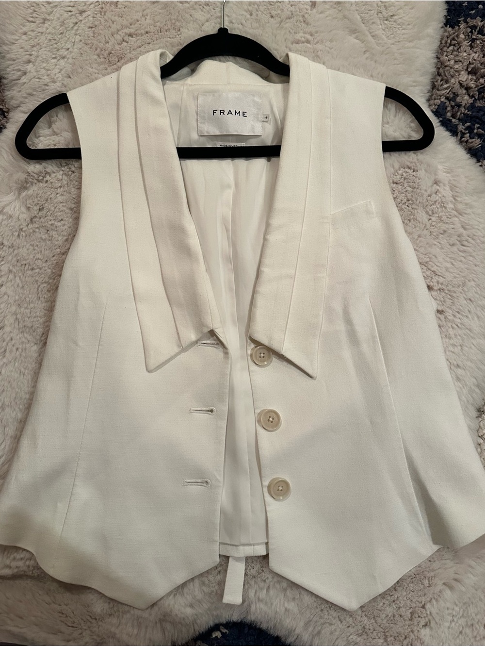 Frame Denim Women's Cream Sleeveless Button Vest